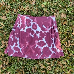 NWT Women’s Nike Maroon Tie Dye Tennis Skort Skirt Athleisure Athletic Fitness